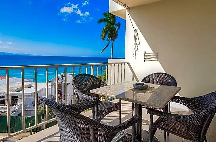 Aparthotel -montego Bay Club 3*