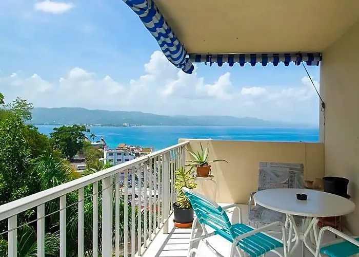 Aparthotel -montego Bay Club 3*